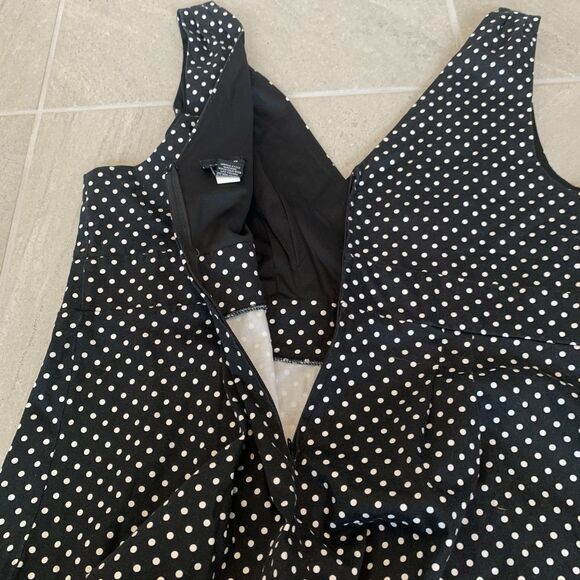 TORRID Black & White Polka Dot Peplum Top Lined V-Neck Sleeveless - Sz 2 Or 2X - Picture 5 of 5